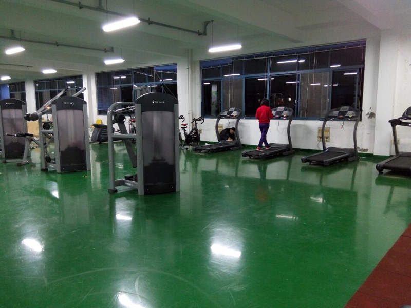 单位健身房器材